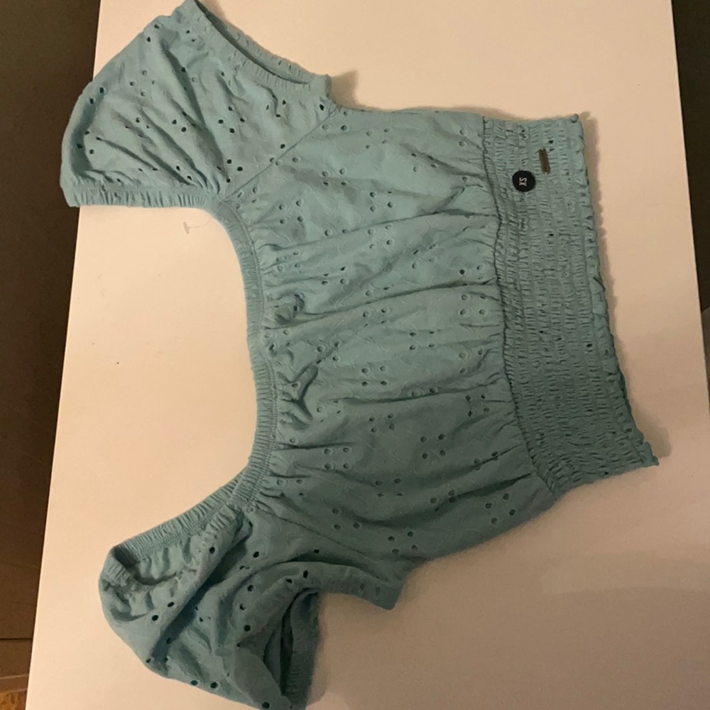 Cute hollister top